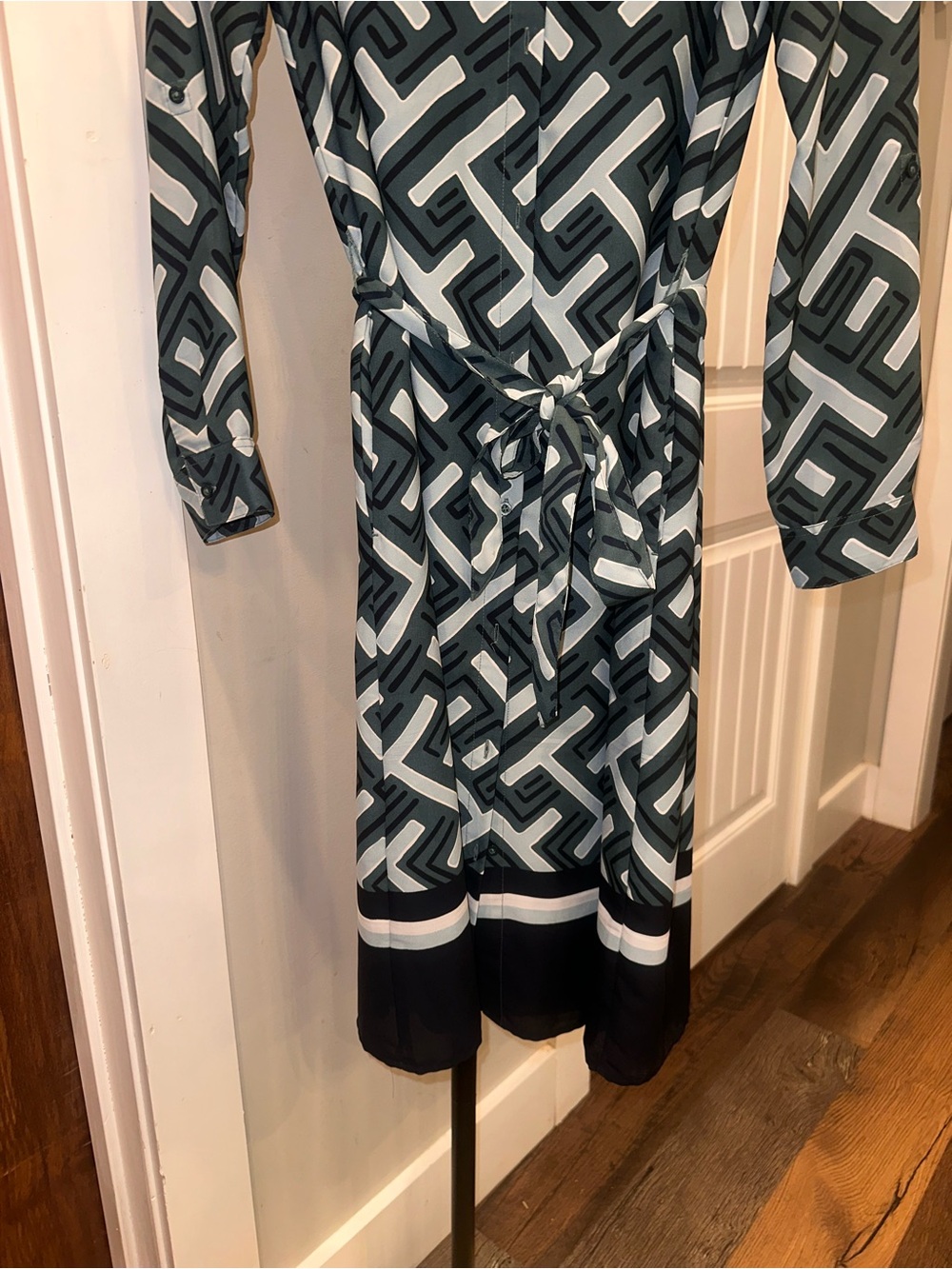 Tommy Hilfiger Size Small Women’s Geometric Print Shirt Dress in Dark Green - Picture 5 of 9